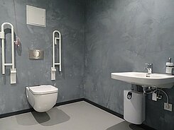 Ausstattung Barierefreies WC  von Vigour, HEWI, Ideal Standard und Stiebel Eltron